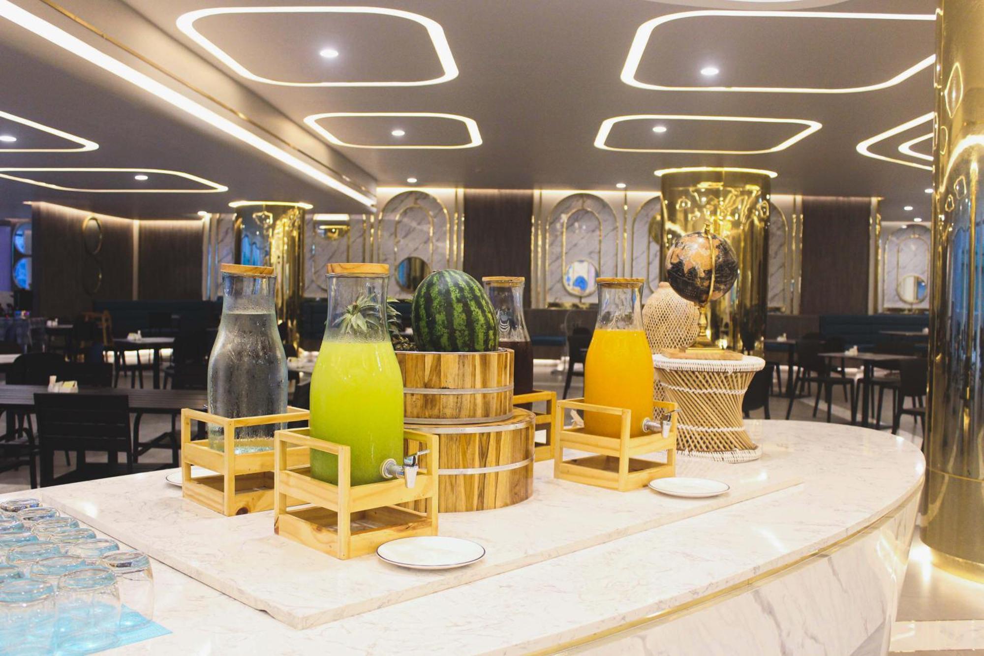 Wyndham La Vita Rawai Phuket Extérieur photo
